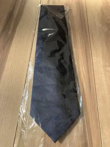 던힐 네이비 헤링본 넥타이 미사용