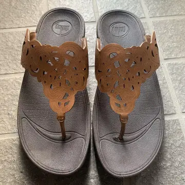핏플랍 샌들 새상품급 카멜 25.0~25.5cm