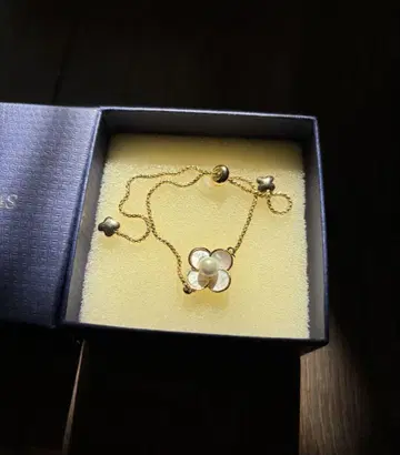 ELIS GEMS 꽃 모티브 팔찌 대만산