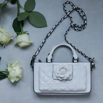 Riu Rose phone bag white 미사용 새상품
