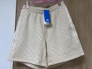 새상품 액세서리 포함 아디다스 숏팬츠 L 베이지