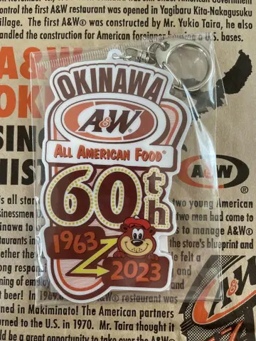 60주년 기념 키링 A&W 오키나와 루티 60th 로고 아크릴 키링