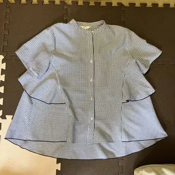 새상품급 스트라이프 백 플레어 블라우스 L size