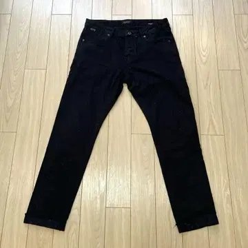 scotch& soda/ 블랙 슬라브 데님 스트레이트 컷 팬츠