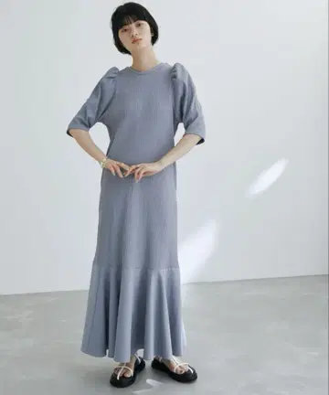 리브 그레이 긴팔 롱 원피스