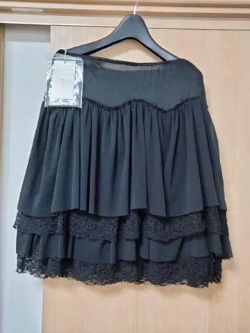 택 포함 미사용품 마인 플레어 스커트 레이스 블랙