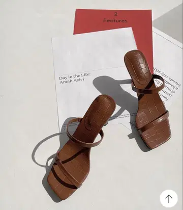 nugu 브라운 스트랩 샌들 (8cm)