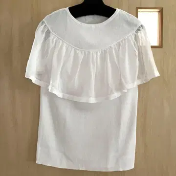 Luftrobe 프릴 슬리브리스 탑 화이트