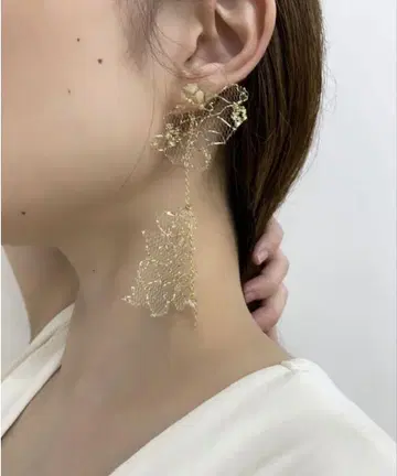 liqui 안개꽃 락츄르 귀걸이