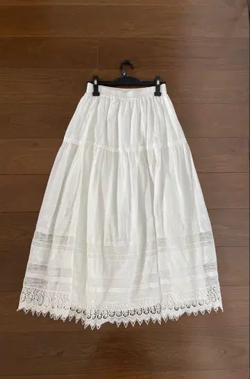 이에나 롱 스커트 화이트 롱 레이스 H&M ZARA 랄프