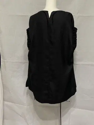 우브라주 클래스 프렌치 슬리브 블라우스