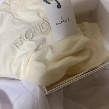 몽클레어 반팔 티셔츠 화이트 아이보리