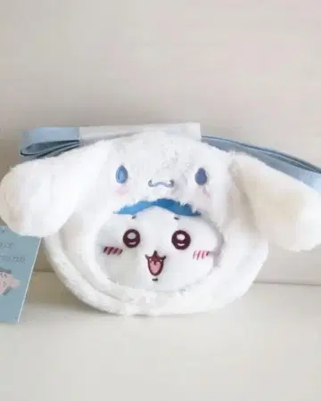치이카와 x 산리오 하치와레 미니백