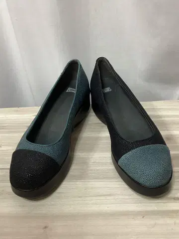 최종 가격 인하 새상품급 캠퍼 가죽 펌프스