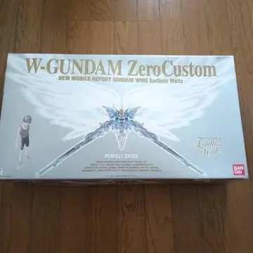 [조립 도중품] W-GUNDAM ZeroCustom PG 1/60 반다이