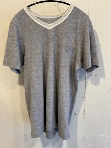 사카이 그레이 V넥 티셔츠 반팔