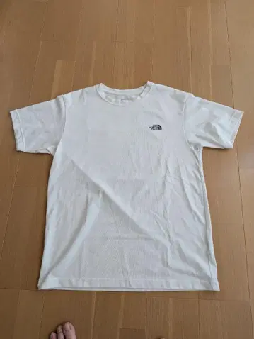 THE NORTH FACE 화이트 티셔츠