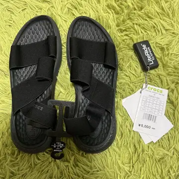 crocs 스포츠 샌들 블랙 W6