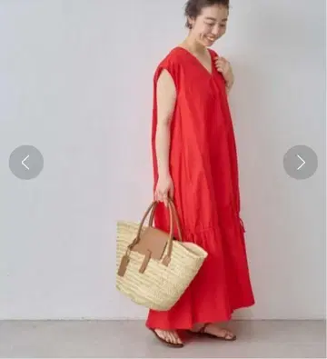 미사용 근비어즐리 V넥 롱 원피스