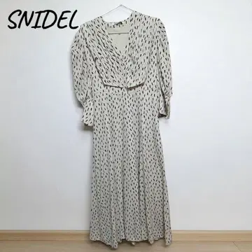 SNIDEL 도트 무늬 롱 원피스