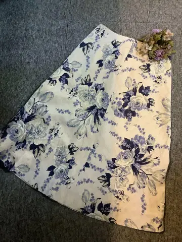LAURA ASHLEY 로라 애슐리 M 새상품급 상쾌한 스커트