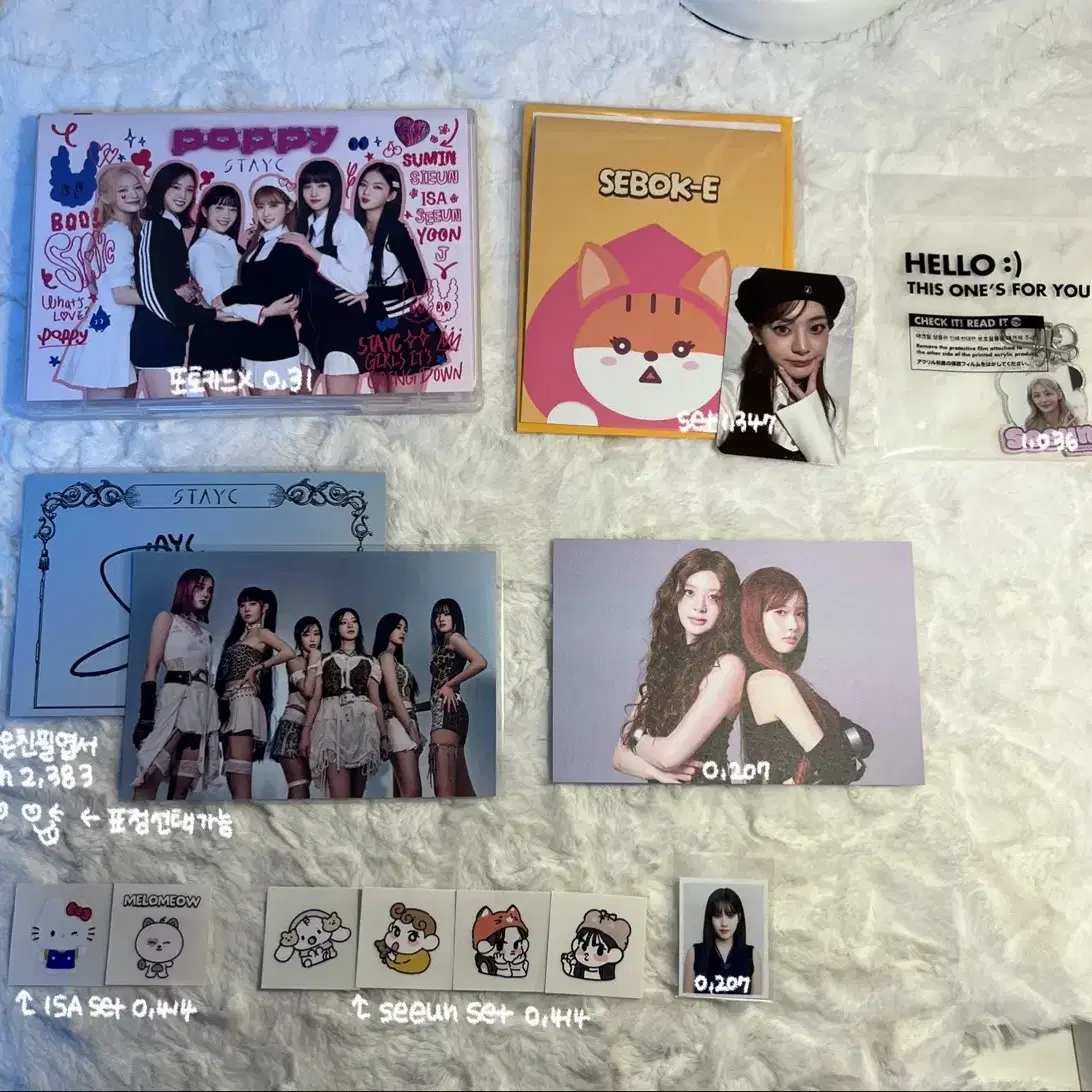 STAYC | 스테이씨 Stayc Seeun Yoon Seeun seeun sign polaroid