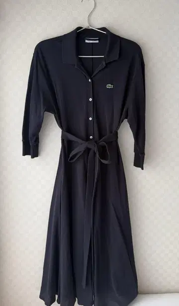 LACOSTE 카노코 롱 원피스 플레어 실루엣 네이비
