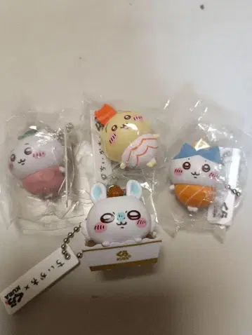 치이카와 쿠라스시 피규어 하치와레 모몽가 치이카와 토끼