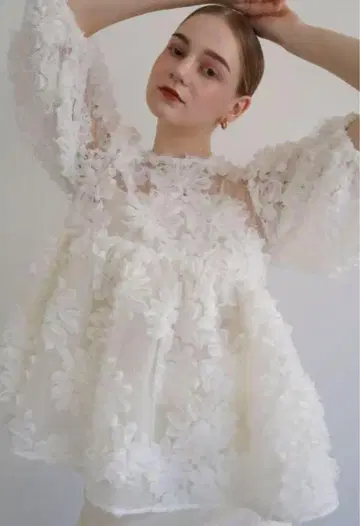 Acka. flower peplum blouse