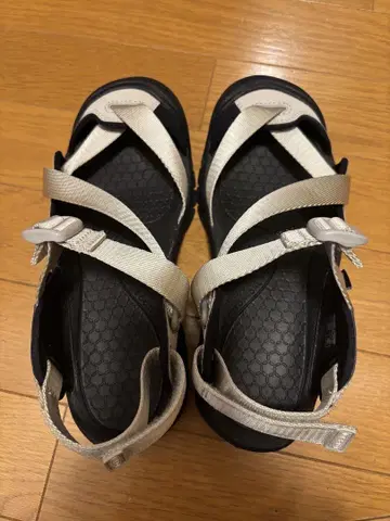 KEEN 제라포트 샌들 실버