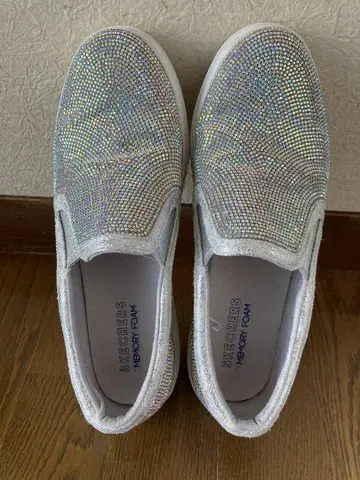 스케쳐스 메모리폼 큐빅 24cm