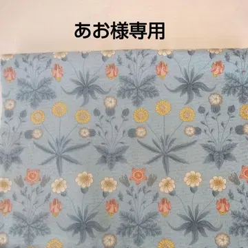 윌리엄 모리스 블루 데이지 패턴의 교체용 원형 바늘 케이스