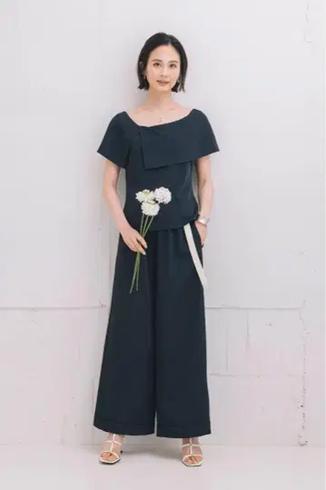 ATELIER N'S 콜라보 상품 엘레강트 네이비 오프숄더 세트
