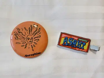 WATWING의 asahi 씨의 캔뱃지와 헤어 클립 세트