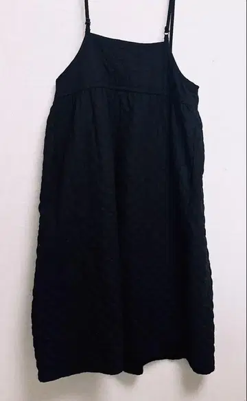 블랙 퀼팅 슬리브리스 롱 원피스