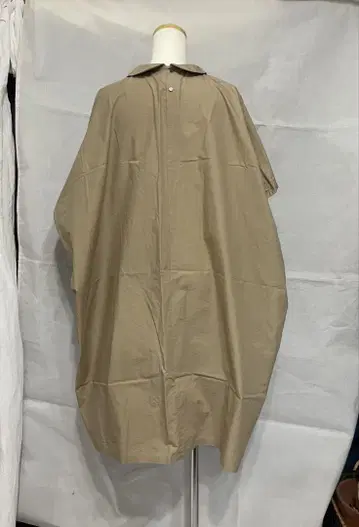 미즈이로 인드 둥근 카라 코쿤 셔츠 원피스