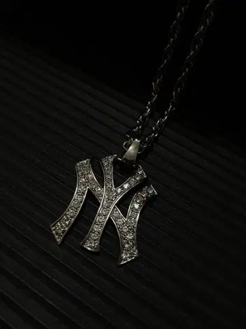 단 한 점 NY 양키스 로고 silver 목걸이 참 펜던트