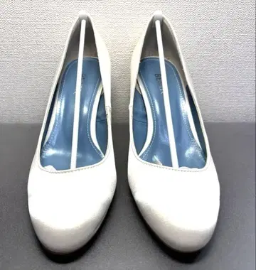 BENIR 화이트 하이힐 펌프스