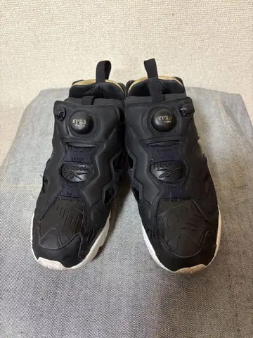Reebok Instapump Fury 블랙/금 25cm 펌프 퓨리