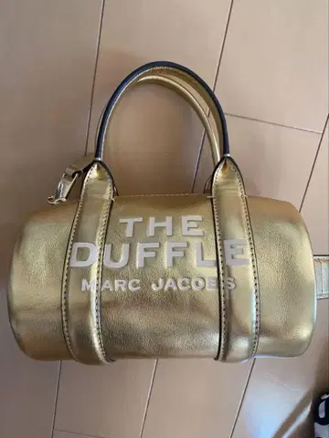MARC JACOBS THE 더플 골드
