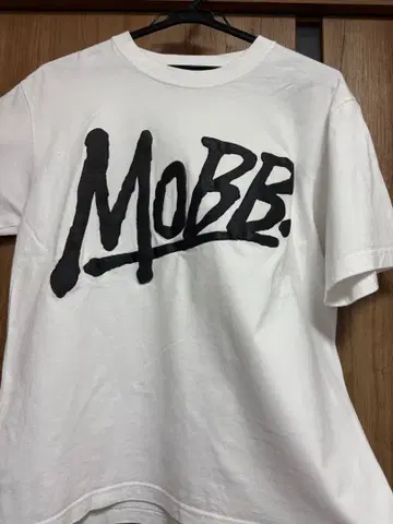 MOBB 티셔츠