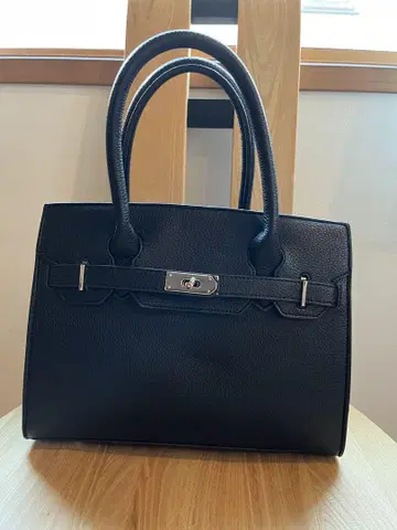 블랙 인조 가죽 토트백