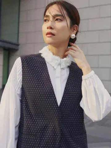 유나이티드 애로우즈 도트 자카드 V 노카라 베스트