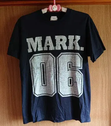 환상의 6호기! EVANGELION STORE MARK. 06 티셔츠