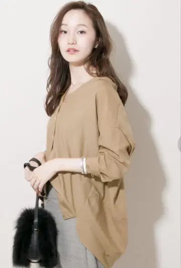 어반 리서치 에어리 브로드 V넥 셔츠