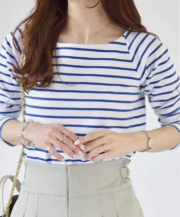 quaranciel 라운드넥 보더 티셔츠