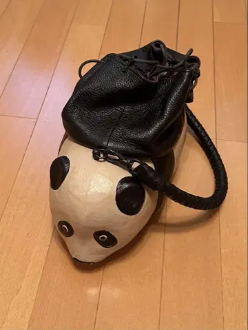 팬더 모양 핸드백 블랙 가죽풍