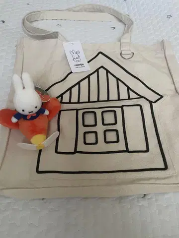 하우스텐보스 한정판 미피 집 토트백 화이트 마스코트