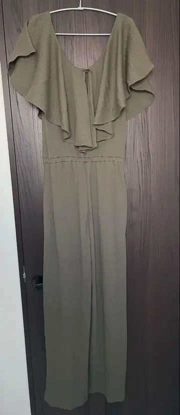 SLY 올리브 그린 프릴 올인원 사이즈 2