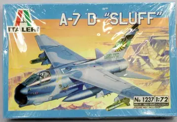 이탈레리 1/72 A-7 D "SLUFF" 1237
